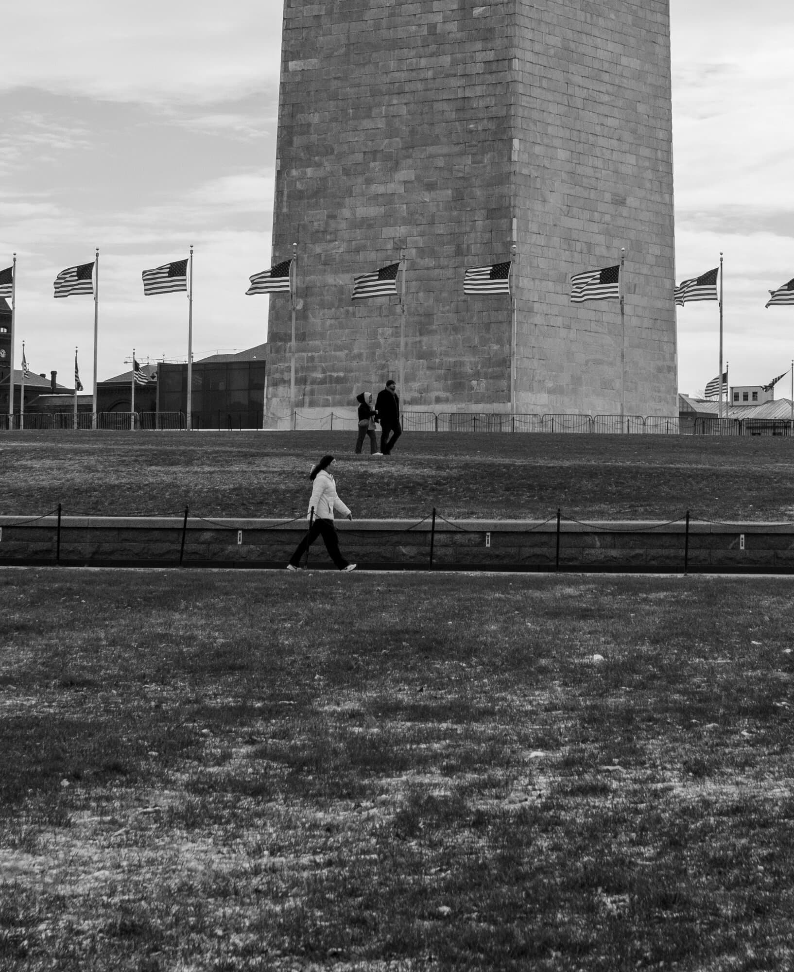 Black & White — frame 22