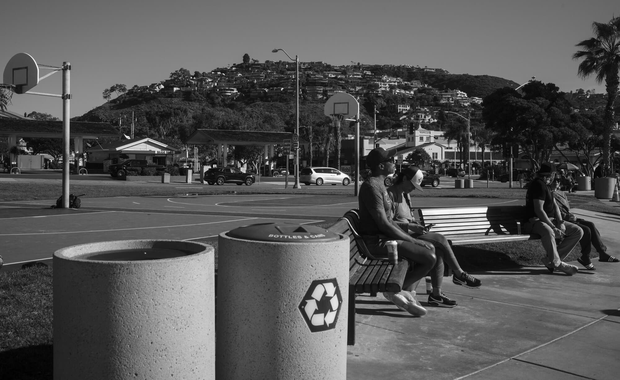 Black & White — frame 40