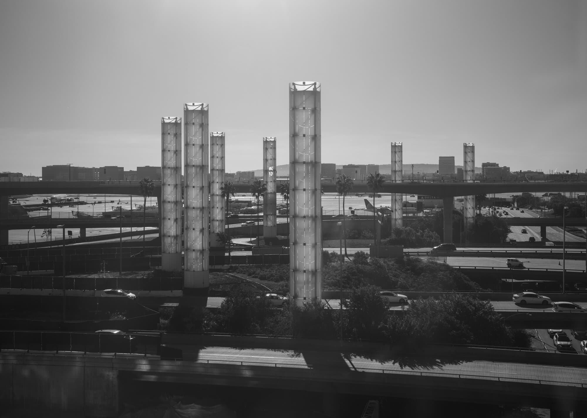 Black & White — frame 42